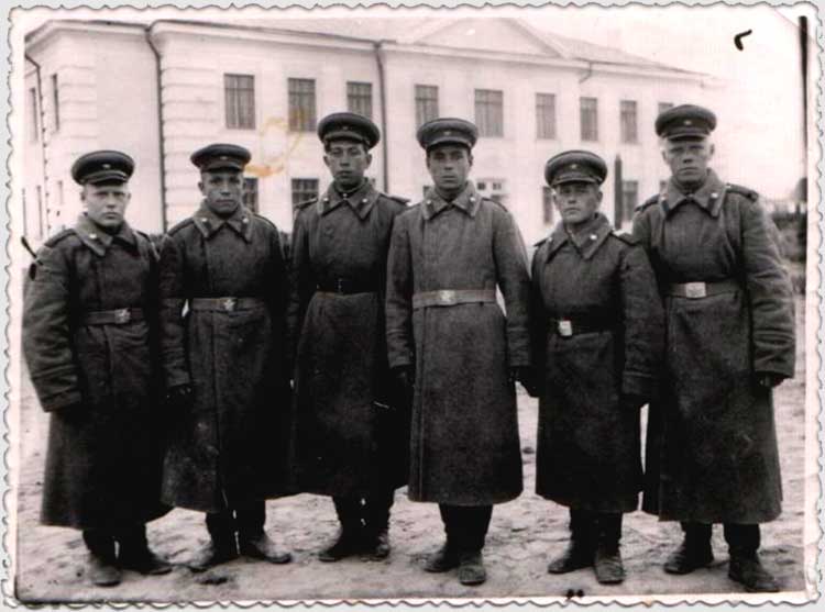 Насретдинов Хамит Фатихович в годы службы в Советской Армии