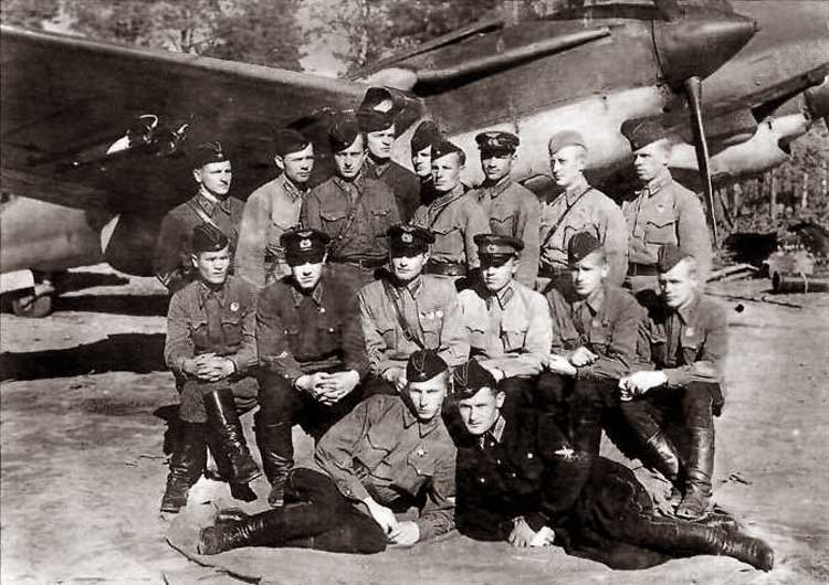 Летчики 2-го АПДР ГК КА, 1941 г.